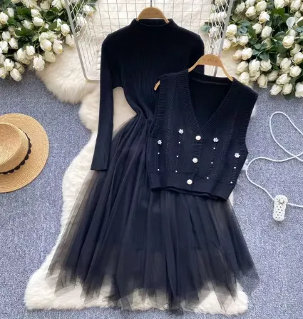 2-piece knit dress with vest