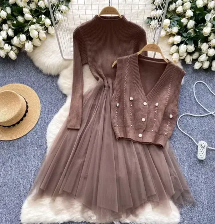 2-piece knit dress with vest