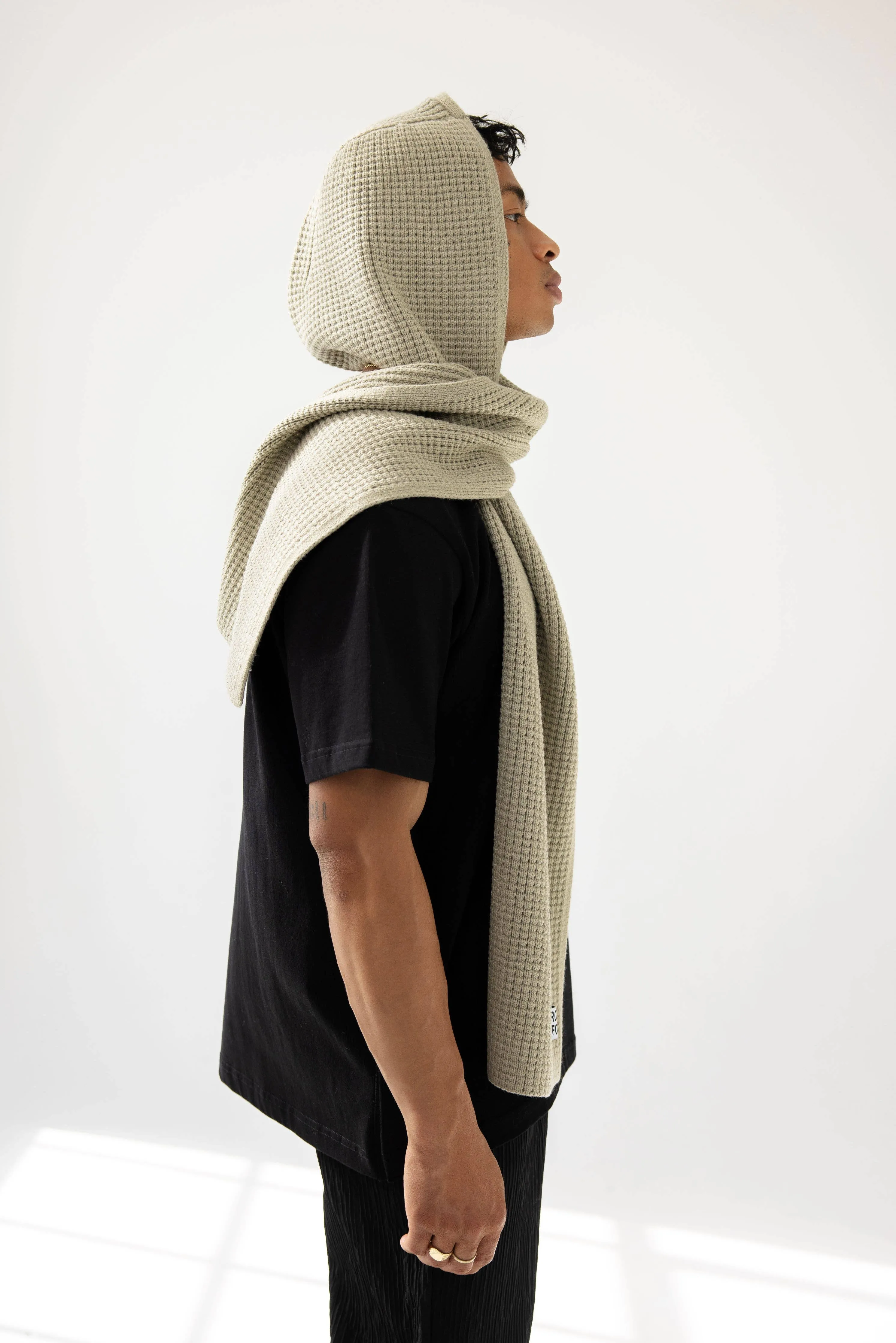 ARCTIC FOX & CO. - The Recycled Bottle Hooded Scarf - Arctic Grey - AW24