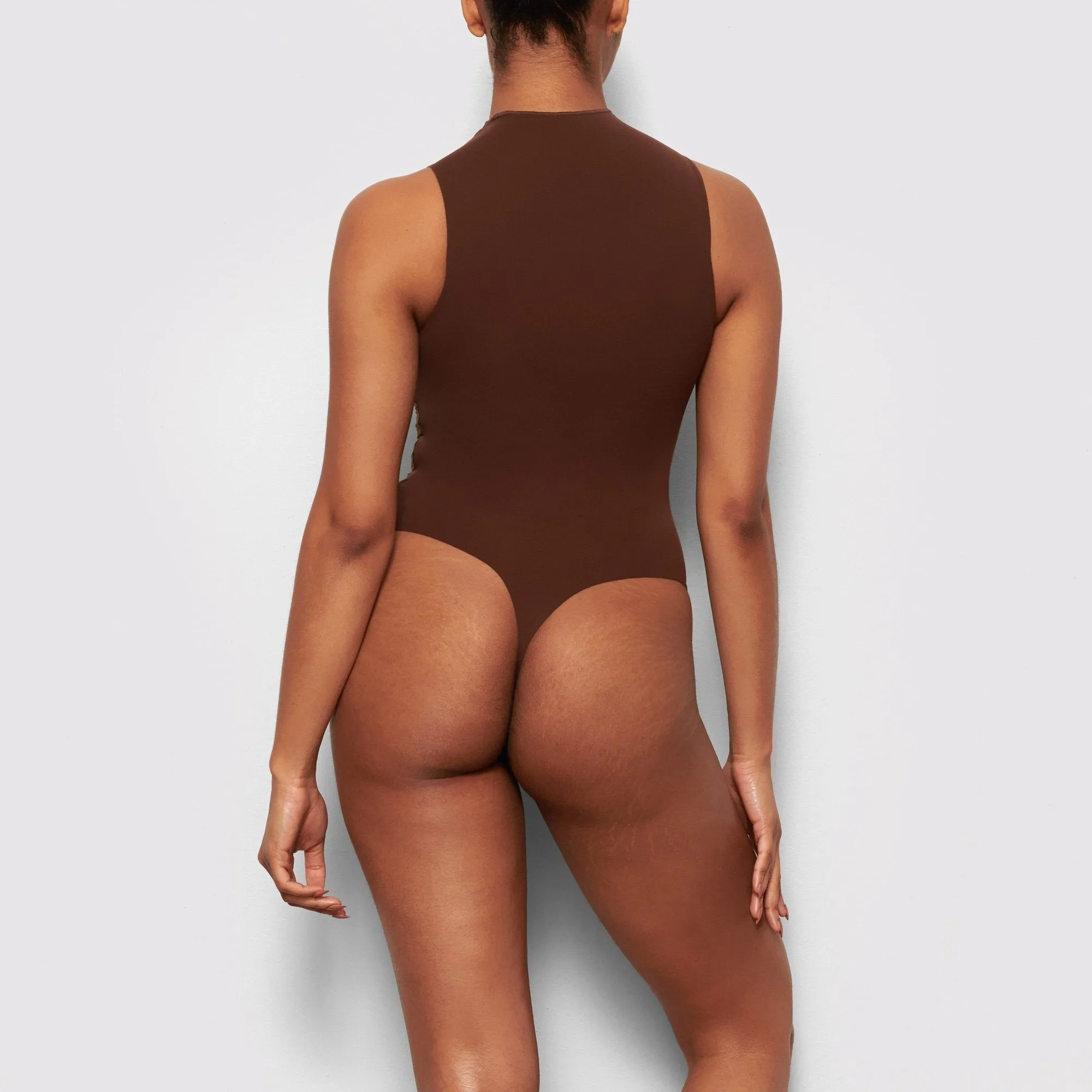 FITS EVERYBODY SLEEVELESS MOCK NECK BODYSUIT | COCOA