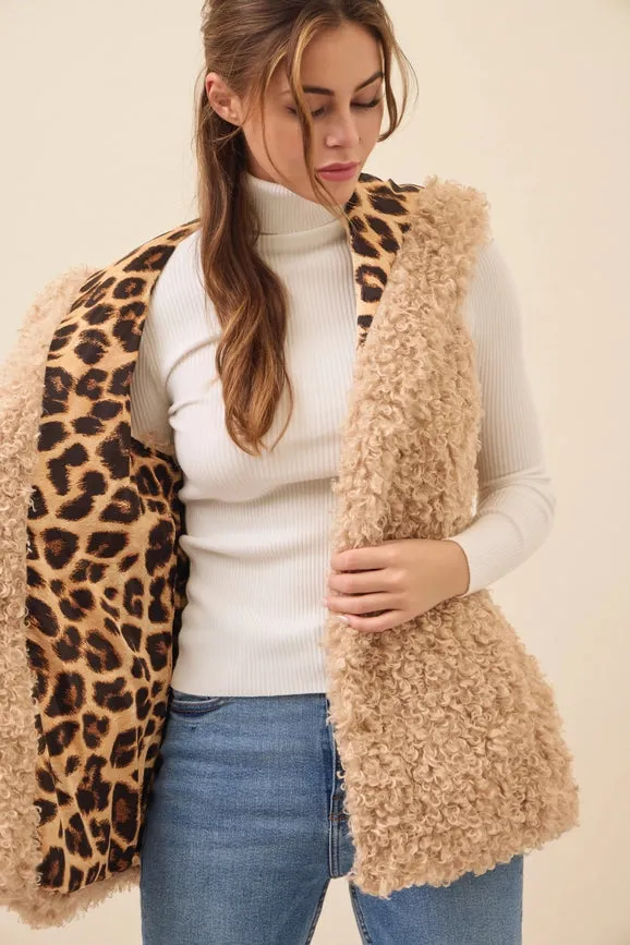 Mae Curly Fur Hooded Vest BEIGE