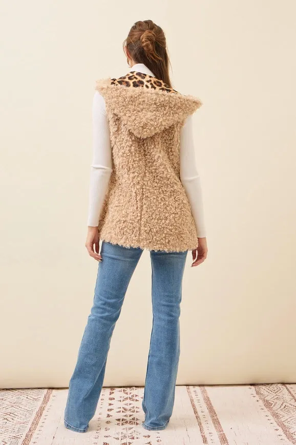 Mae Curly Fur Hooded Vest BEIGE