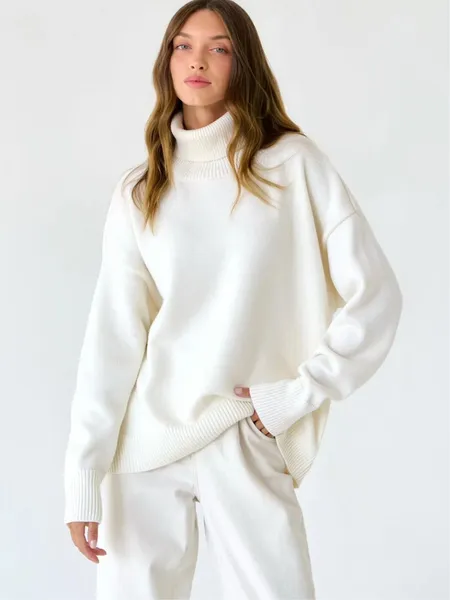 Women's Oversized Knitted Turtleneck Jumper | Ideal for Autumn/Winter