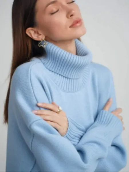 Women's Oversized Knitted Turtleneck Jumper | Ideal for Autumn/Winter