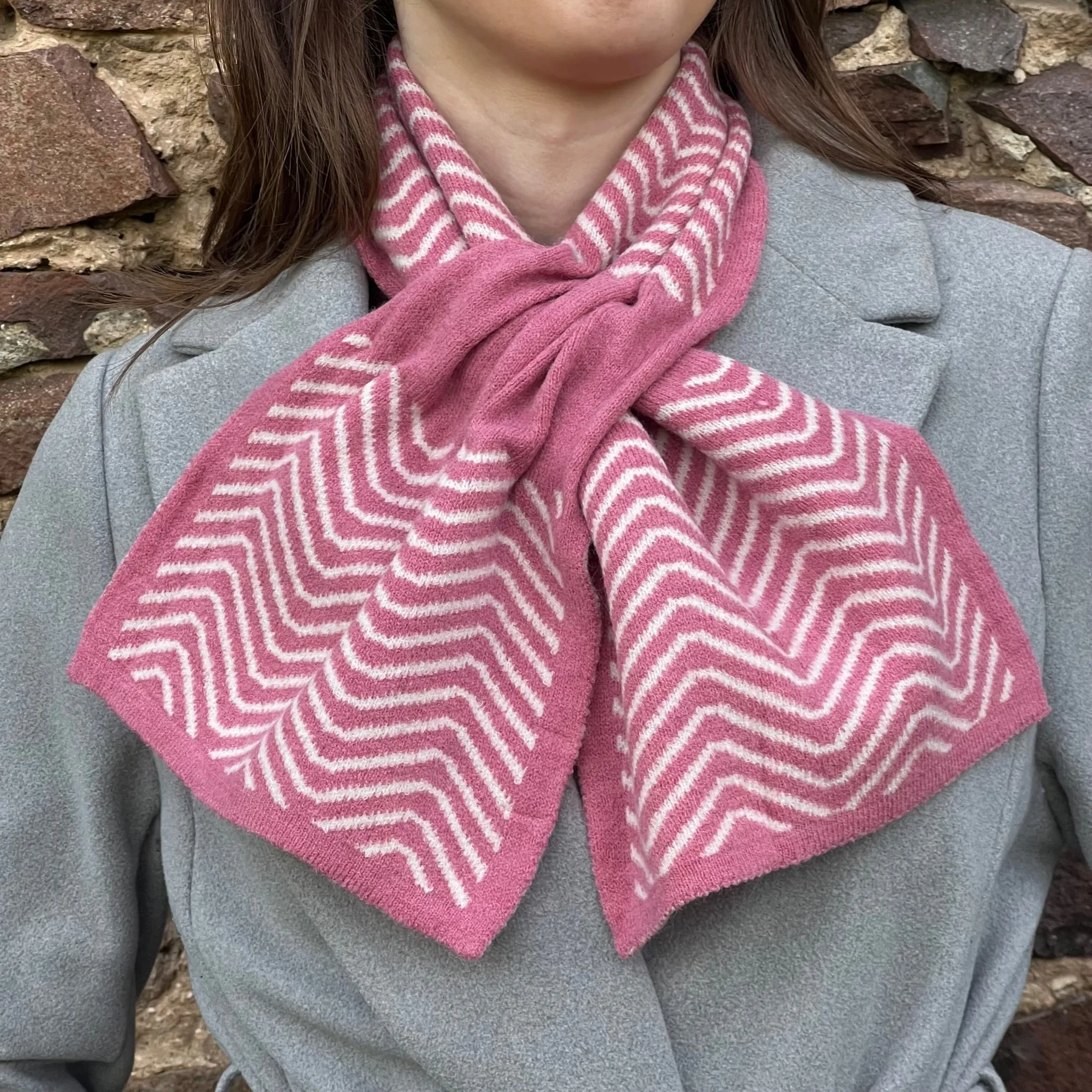 Zelly Pink Herringbone Pull Through Knitted Scarf